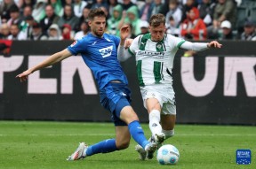 开云中国官网赛后体能课后；门兴格拉德巴赫防线松动备战意大利杯；信心回归；年轻球员得到机会的简单介绍