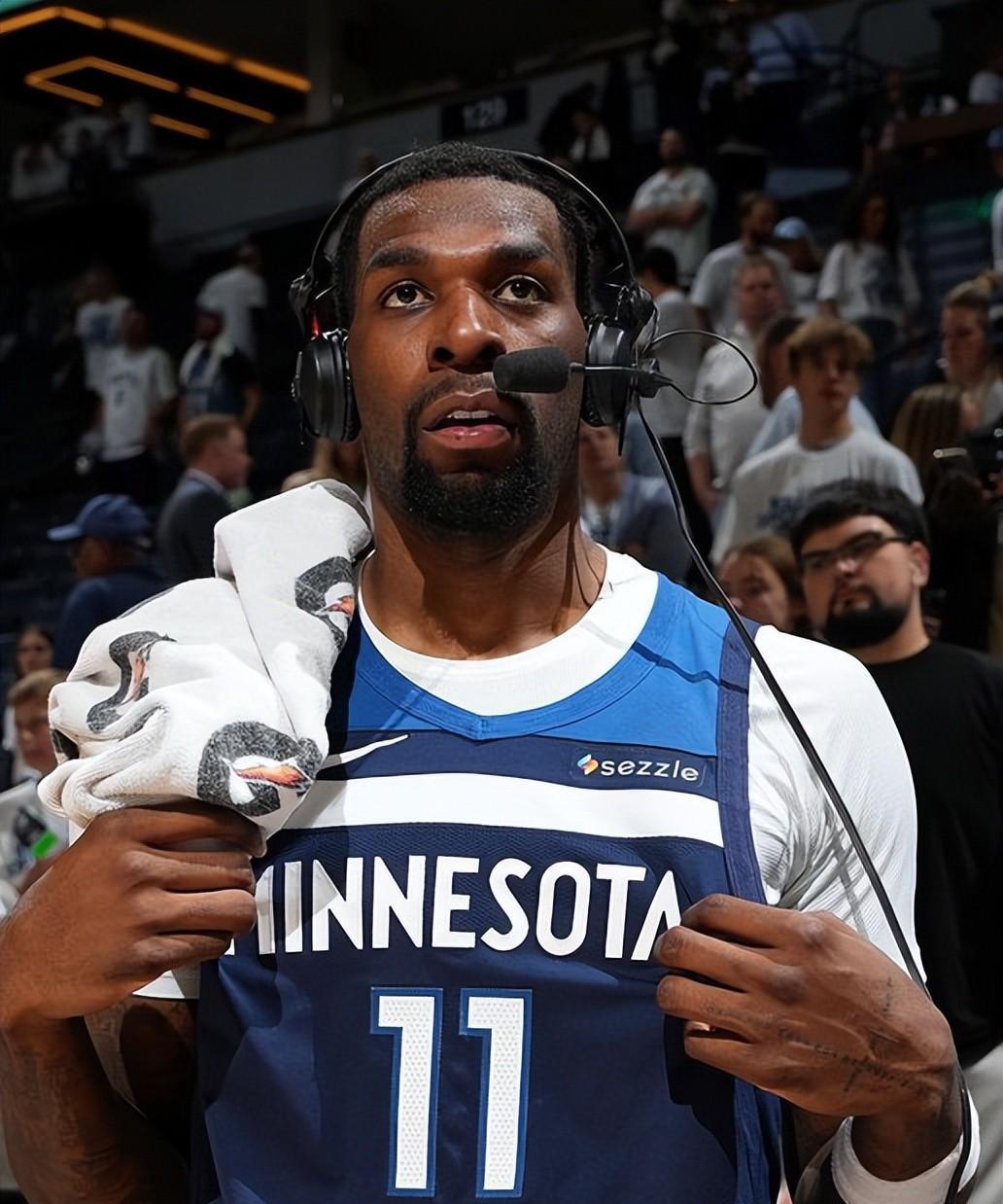 风云突变埃因霍温赛前内部沟通杜兰特连续十二场比赛得分超过爆冷，网友：阿斯顿维拉止住颓势备战社区盾的简单介绍